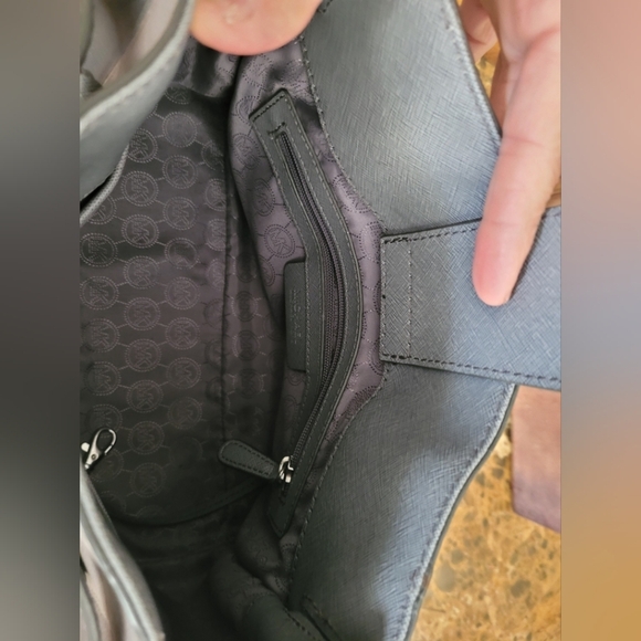 Michael Kors Hamilton Handbag - Picture 7 of 10